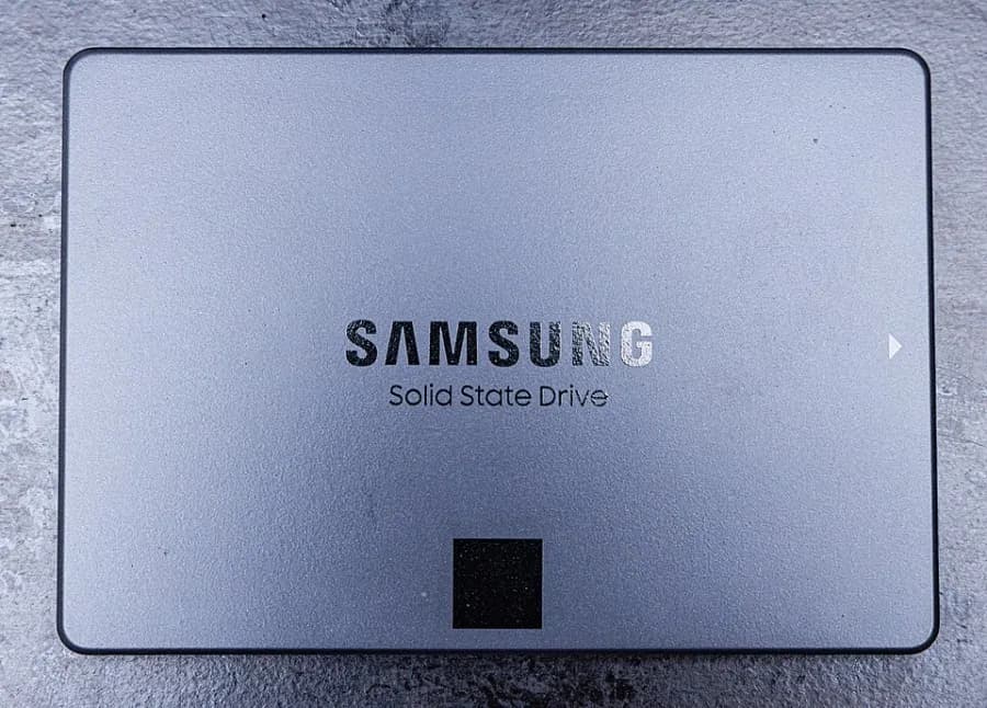 A flat grey 2.5-inch SATA solid state drive.